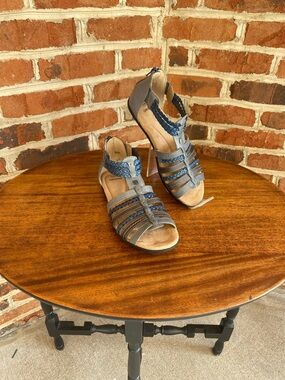 Earth Origins gladiator sandals, size 7.5, excellent condition